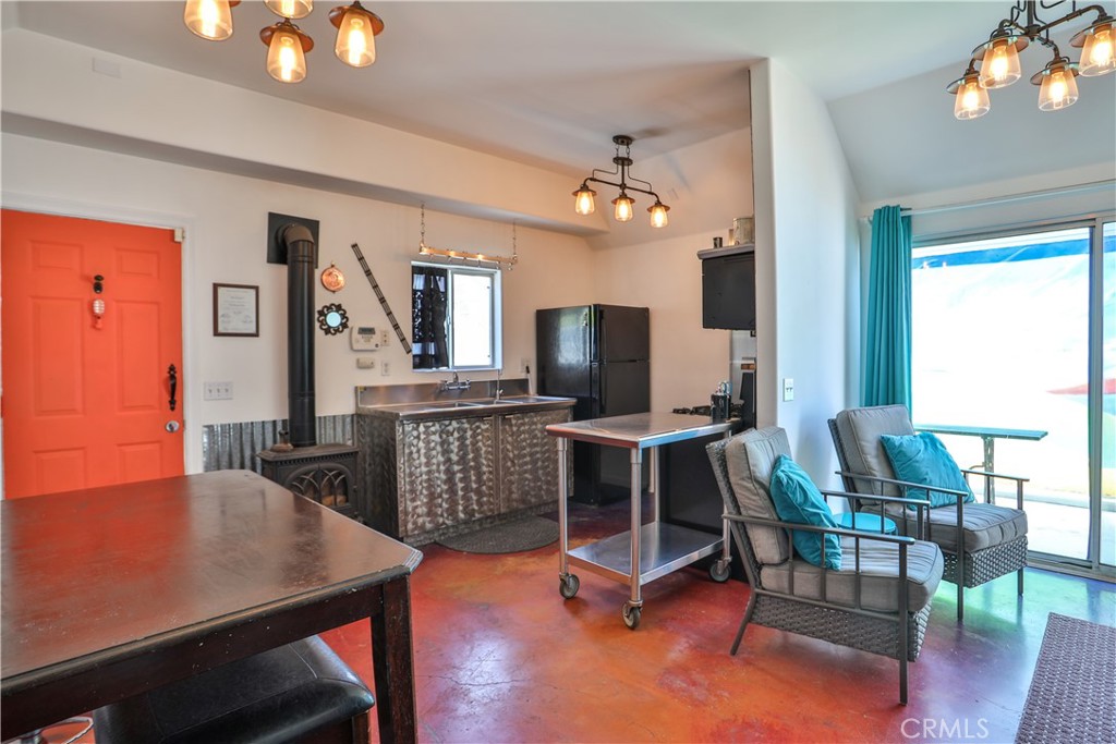 520 N Vine REAR Avenue