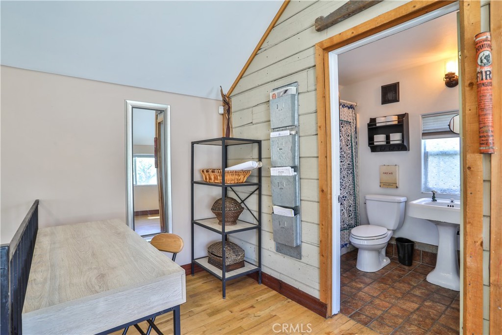 520 N Vine REAR Avenue