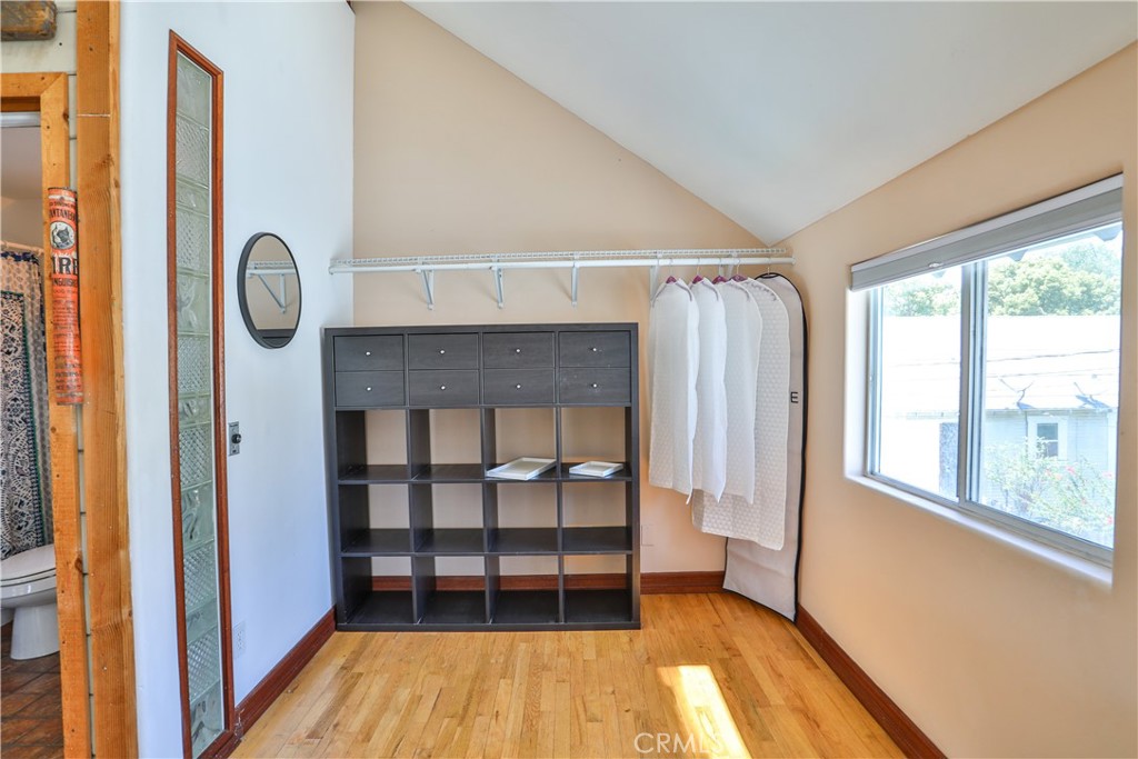 520 N Vine REAR Avenue