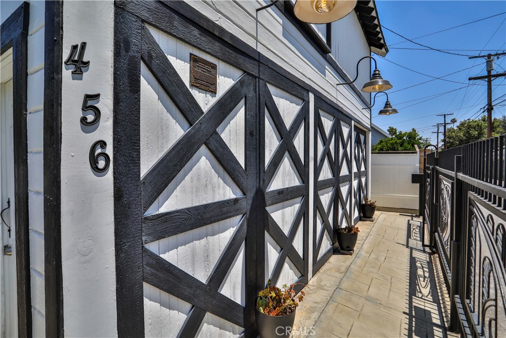 520 N Vine REAR Avenue