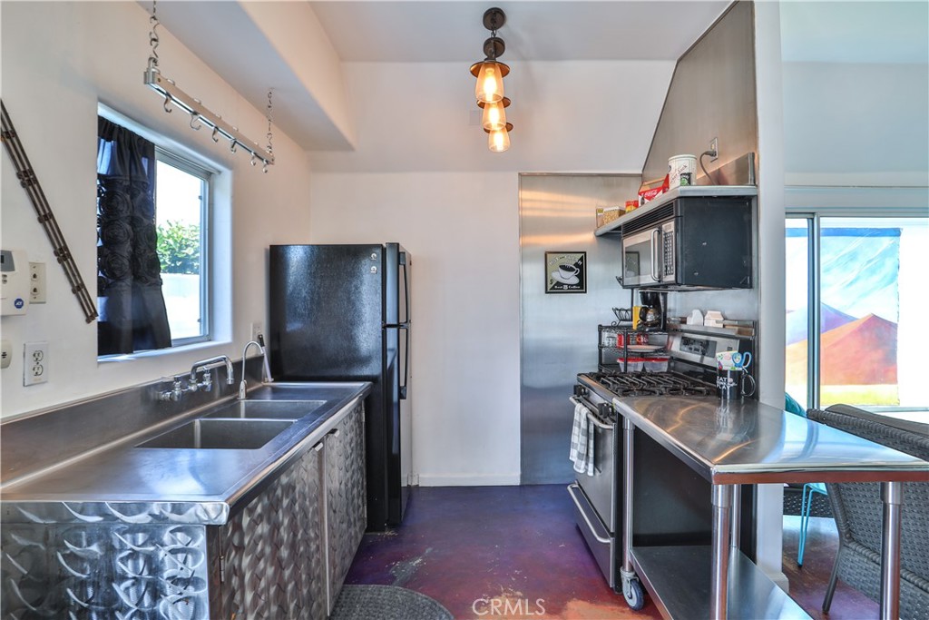 520 N Vine REAR Avenue