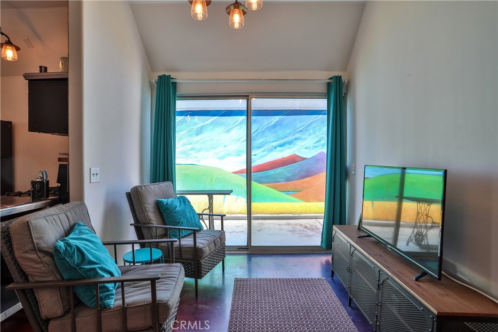 520 N Vine REAR Avenue