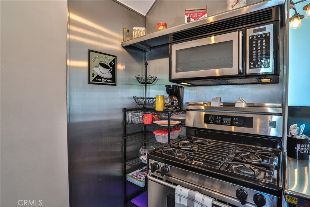 520 N Vine REAR Avenue