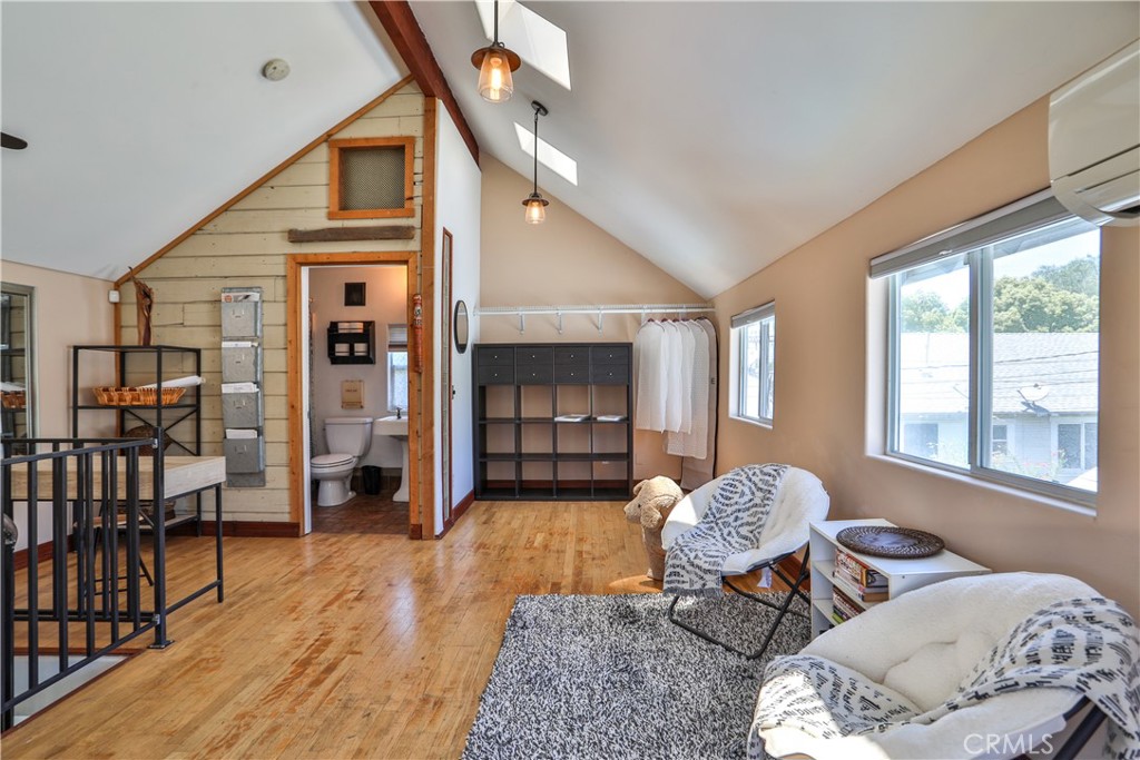 520 N Vine REAR Avenue