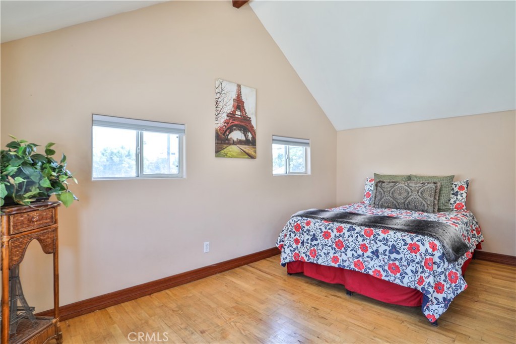 520 N Vine REAR Avenue