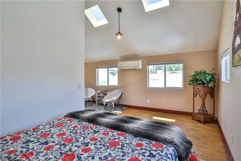 520 N Vine REAR Avenue