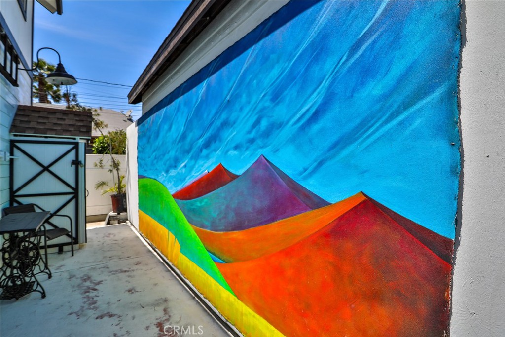 520 N Vine REAR Avenue