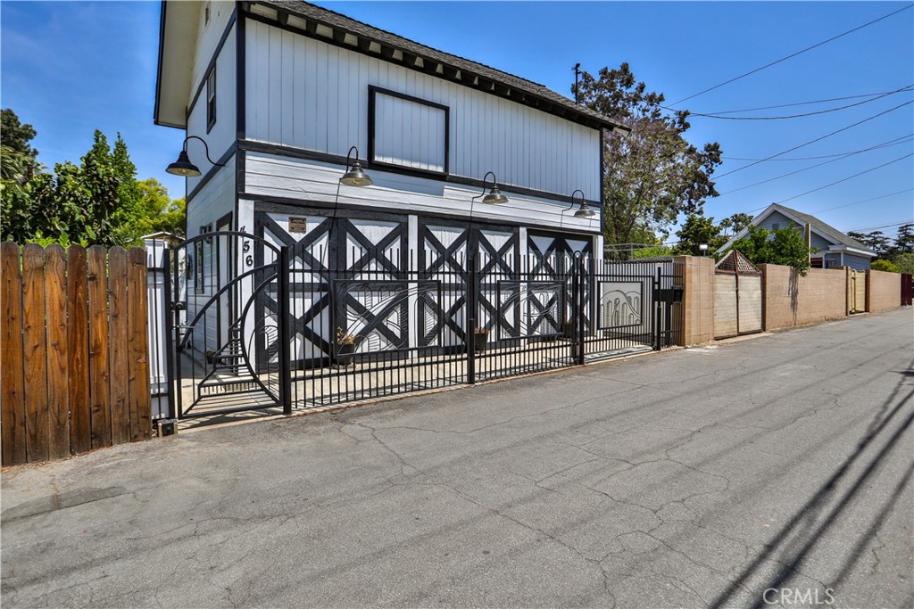 520 N Vine REAR Avenue