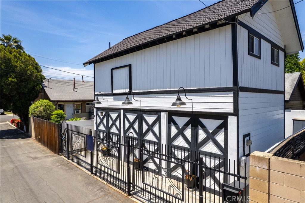 520 N Vine REAR Avenue
