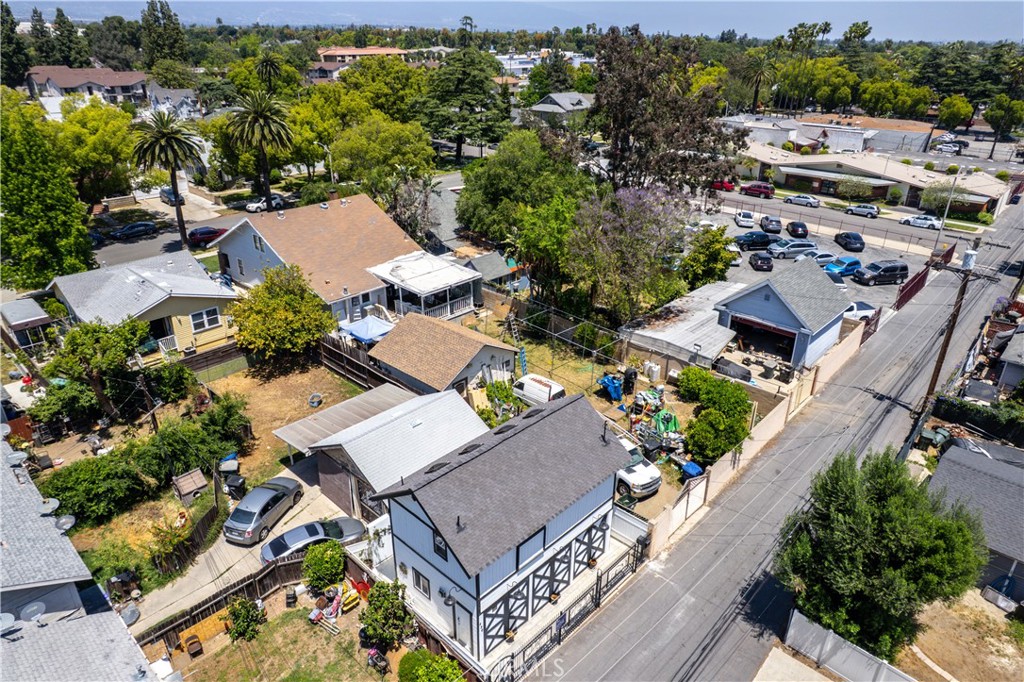 520 N Vine REAR Avenue