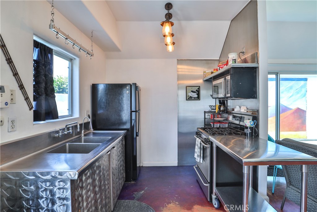 520 N Vine REAR Avenue