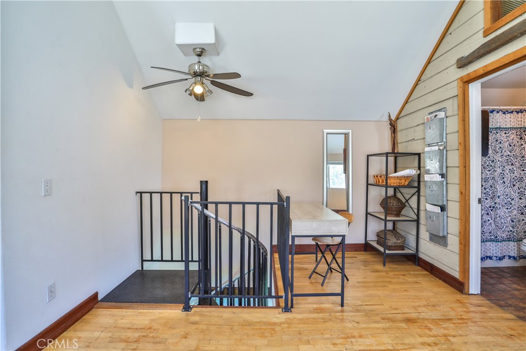 520 N Vine REAR Avenue