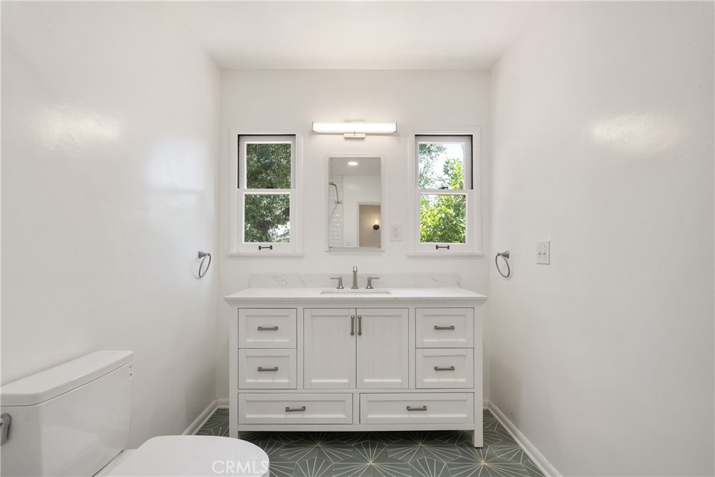 1111 N Indian Hill Boulevard