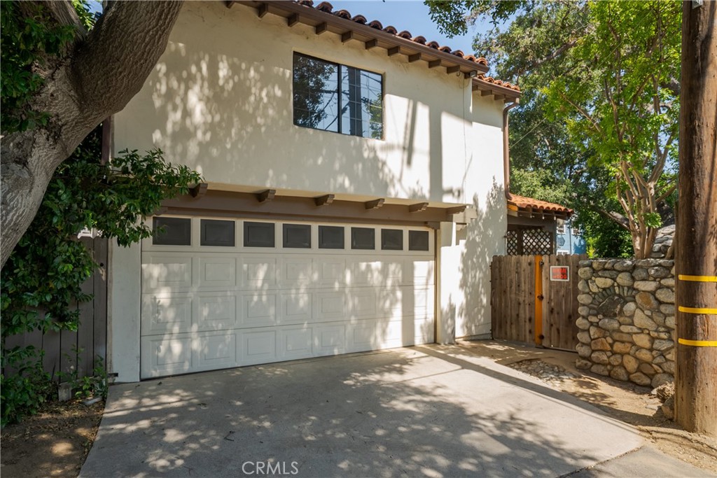 1111 N Indian Hill Boulevard