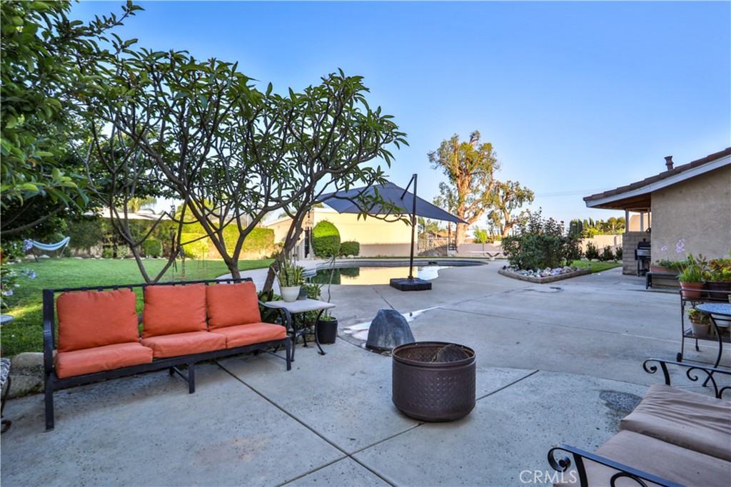 6073 Cameo Street