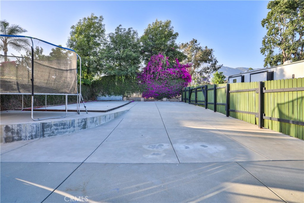 6073 Cameo Street