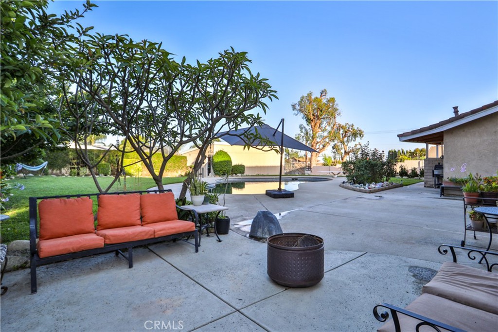 6073 Cameo Street
