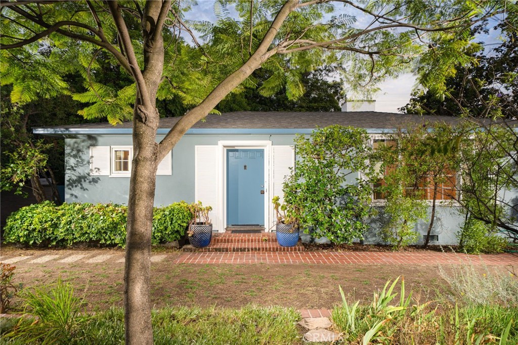 644 W 10th Street