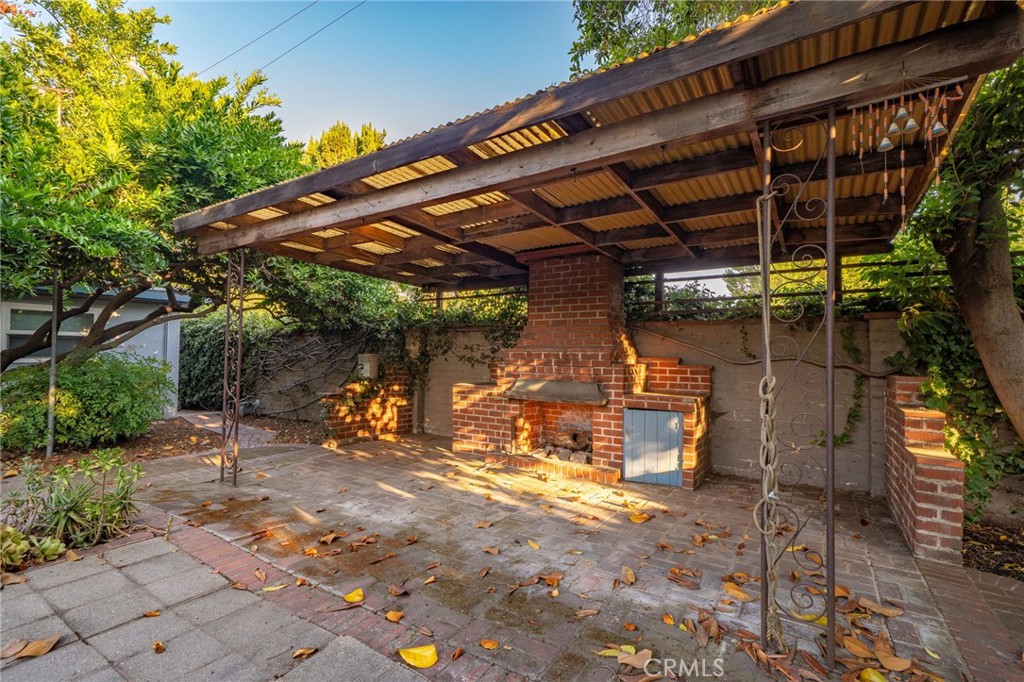 644 W 10th Street