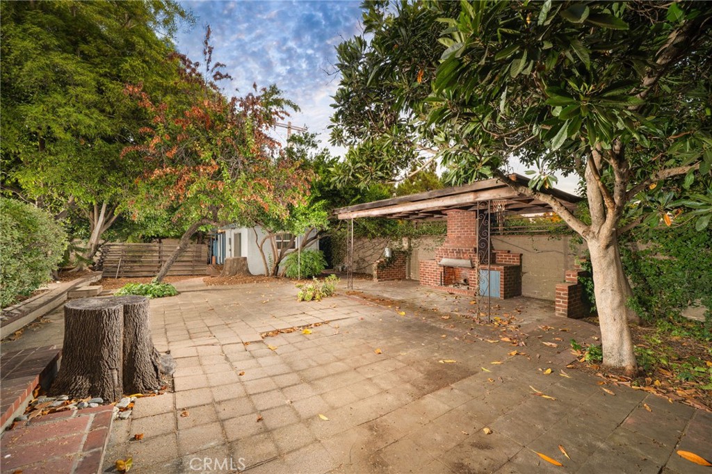 644 W 10th Street