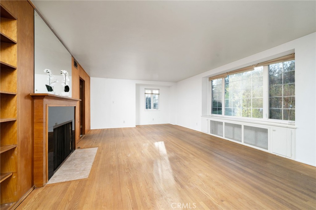 644 W 10th Street