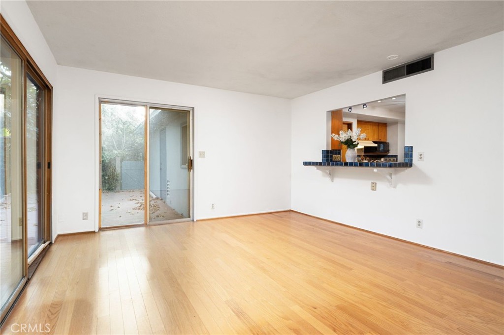 644 W 10th Street