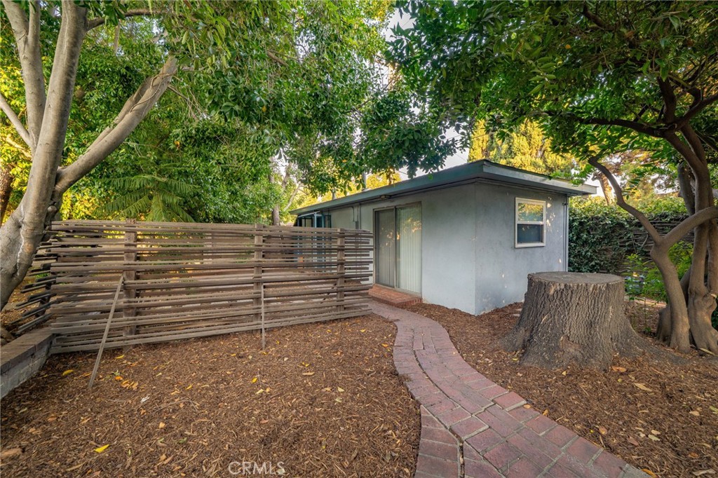 644 W 10th Street