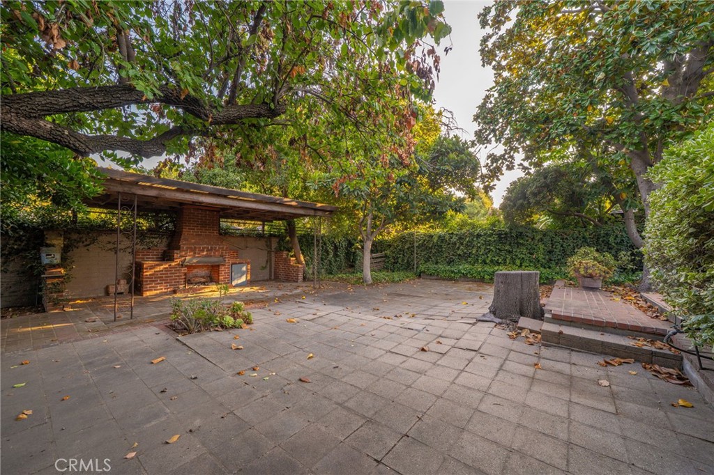 644 W 10th Street