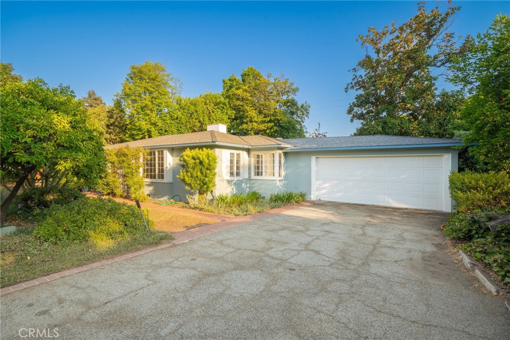 644 W 10th Street