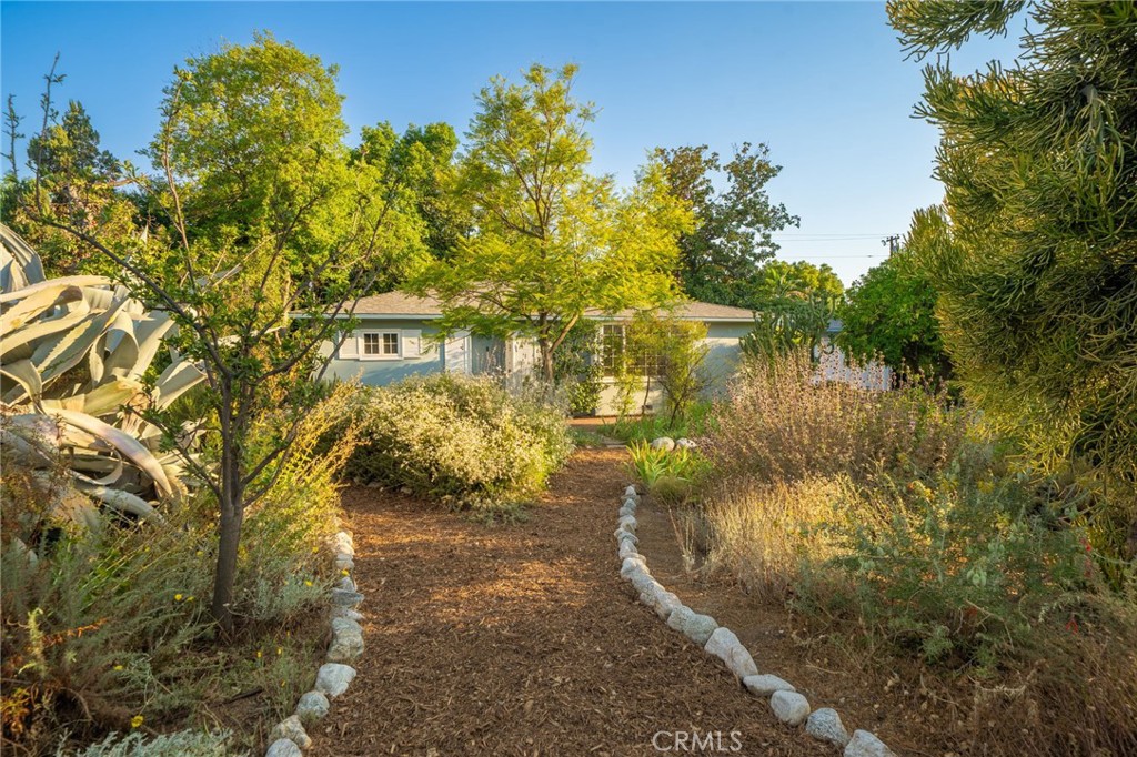 644 W 10th Street