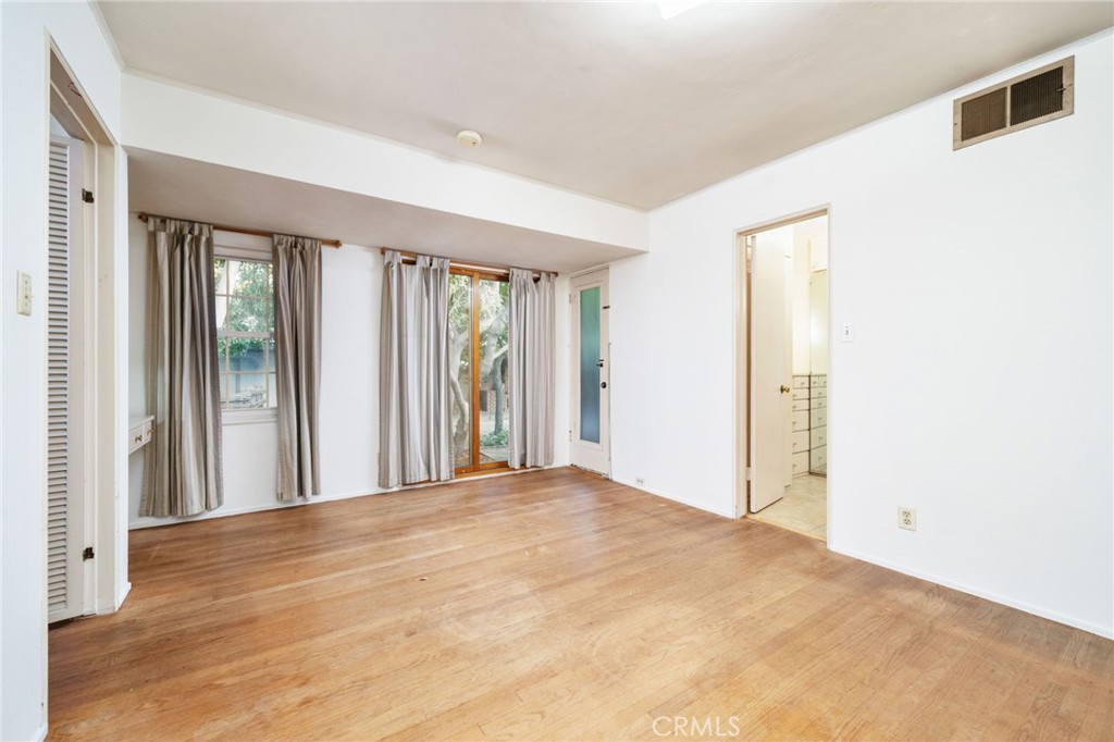 644 W 10th Street