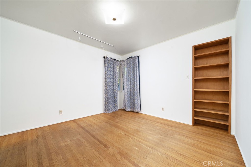 644 W 10th Street