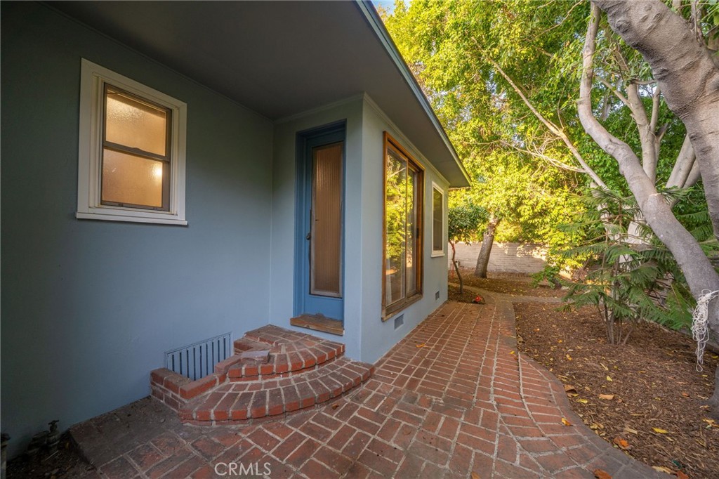 644 W 10th Street