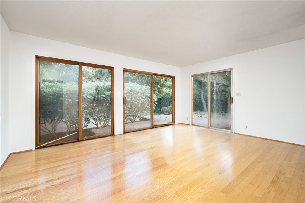 644 W 10th Street
