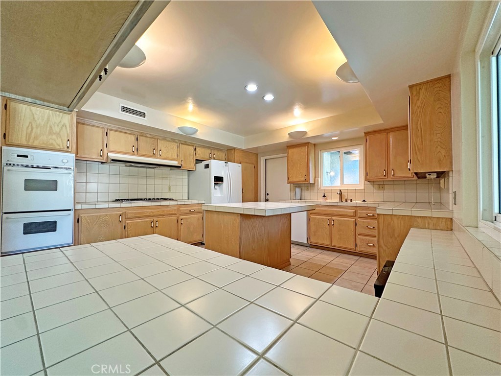 1562 Whittier Avenue