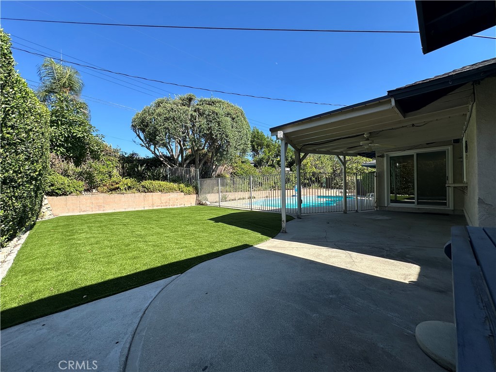 1562 Whittier Avenue