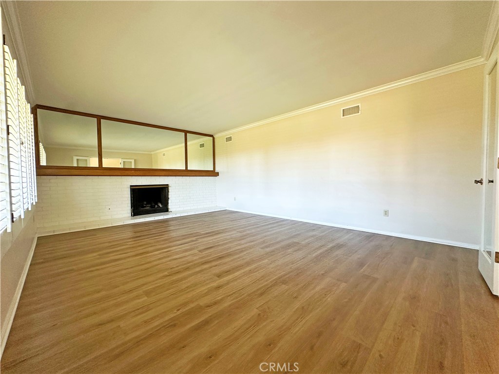 1562 Whittier Avenue