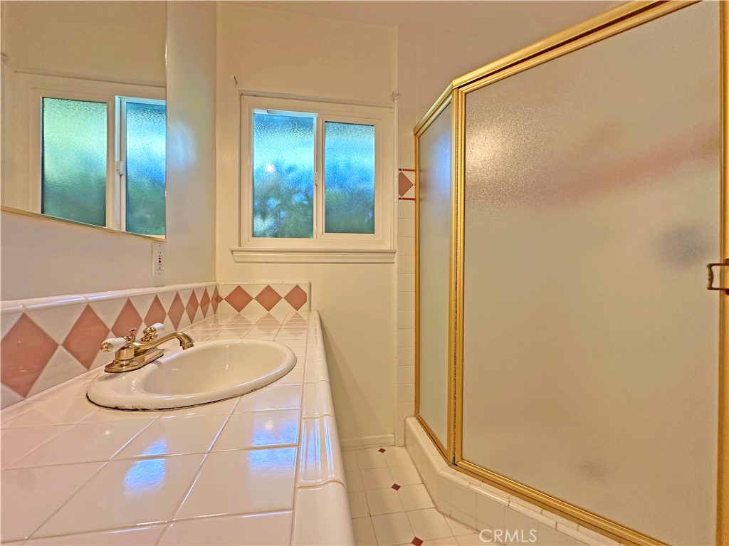 1562 Whittier Avenue