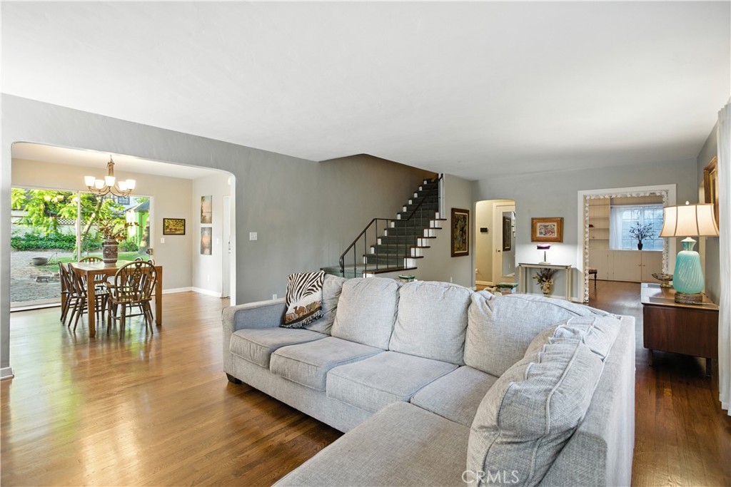 425 W 10th Street