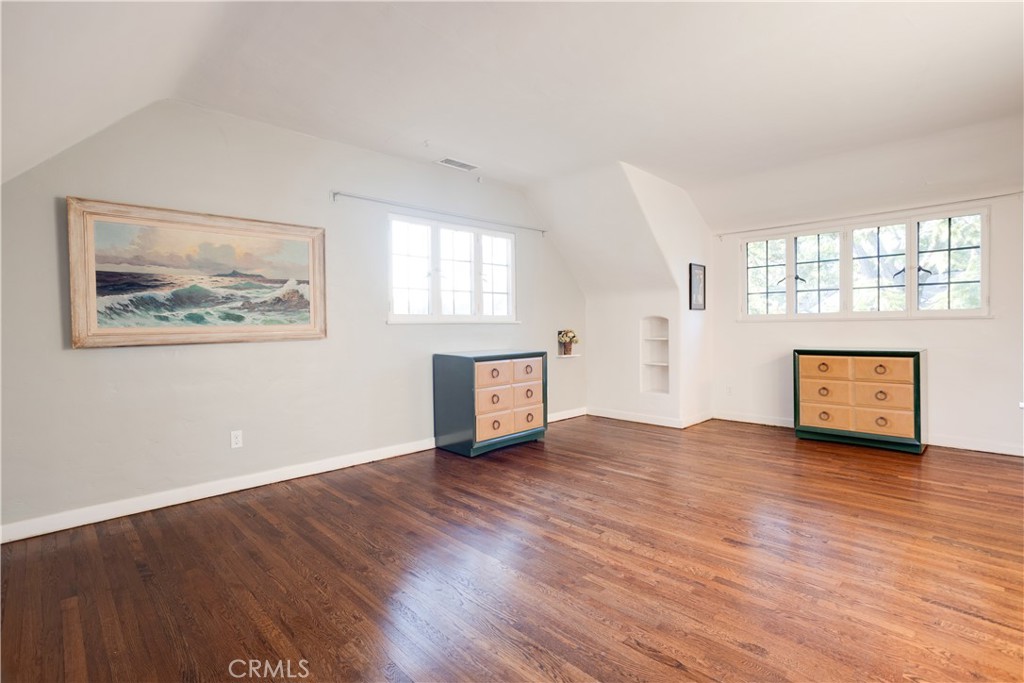 425 W 10th Street