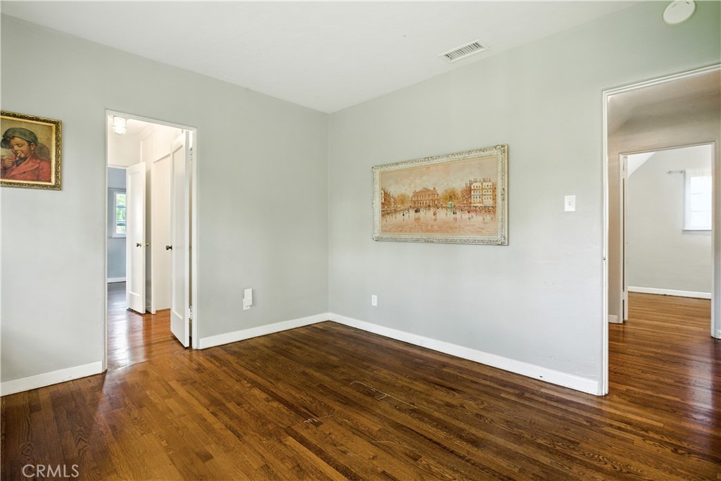 425 W 10th Street