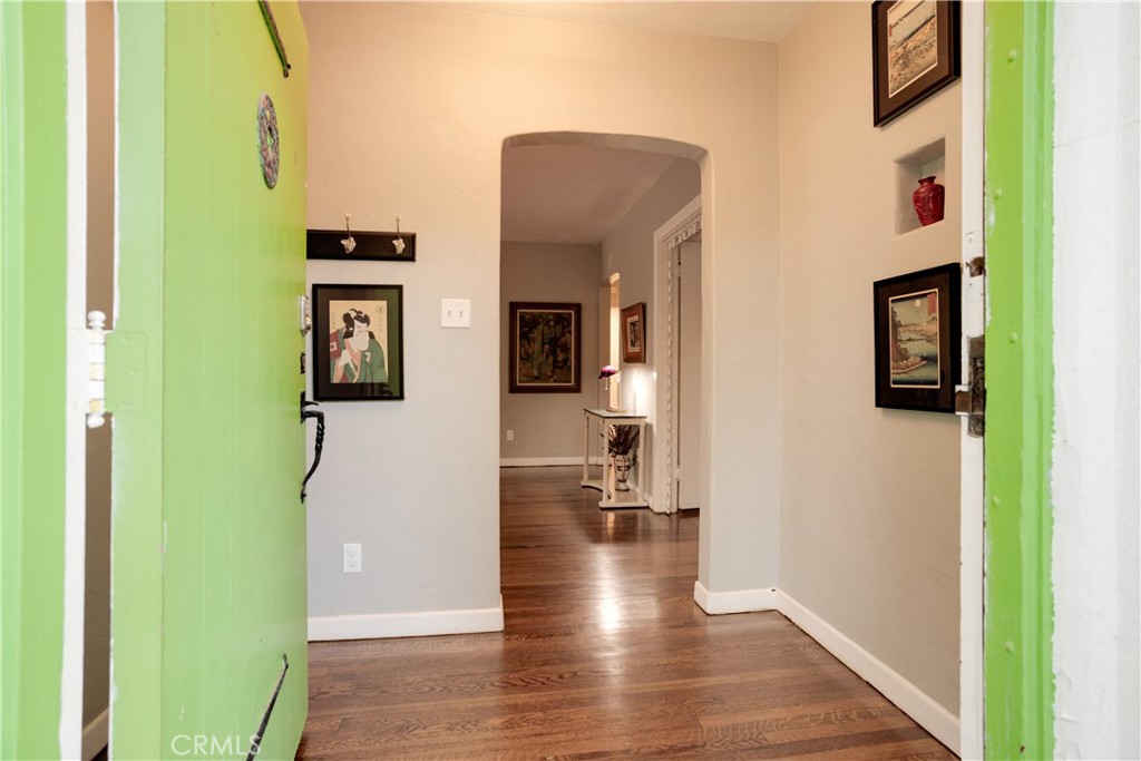 425 W 10th Street