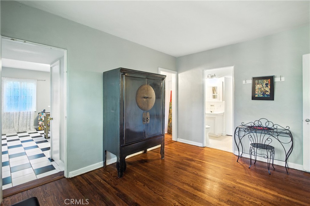 425 W 10th Street