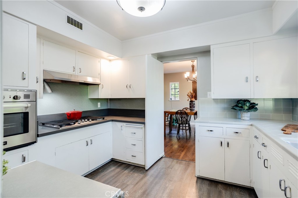425 W 10th Street