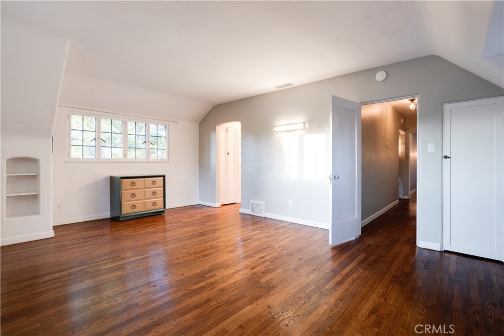 425 W 10th Street