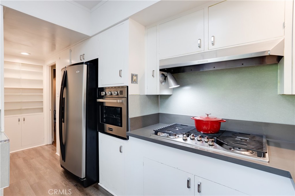 425 W 10th Street