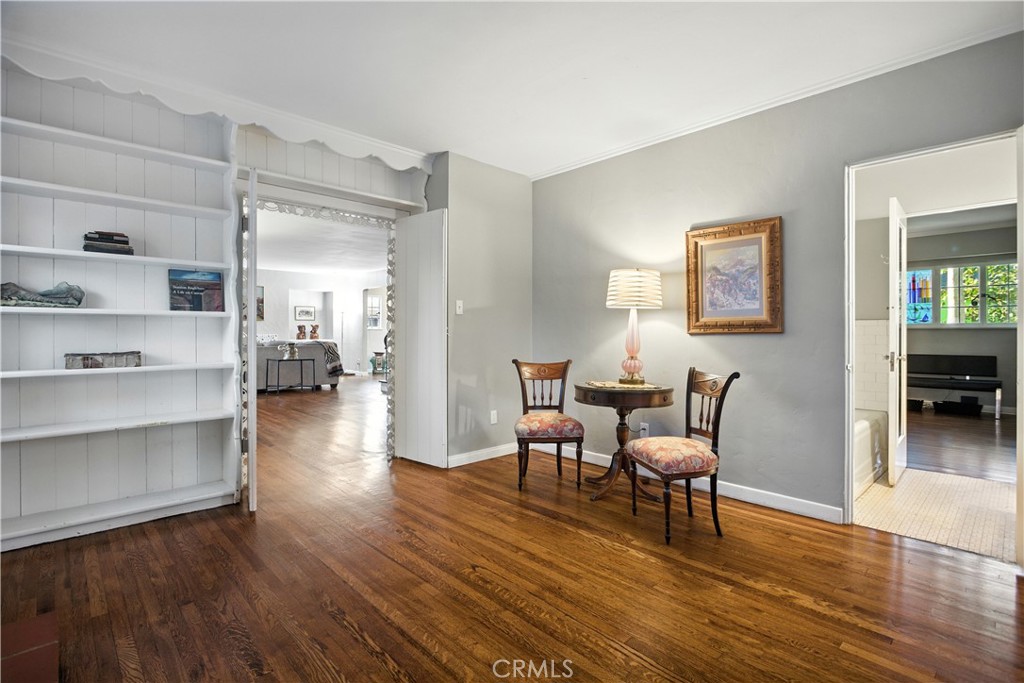 425 W 10th Street