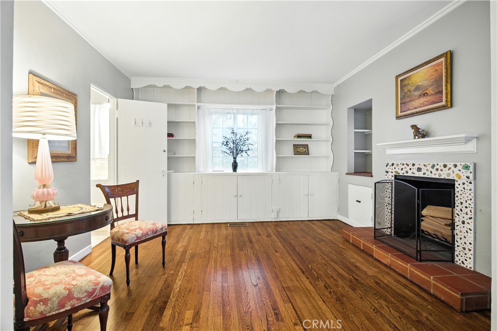 425 W 10th Street