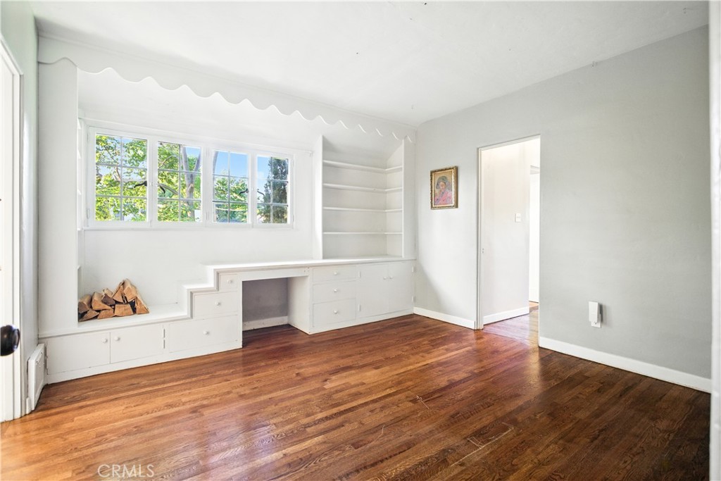 425 W 10th Street