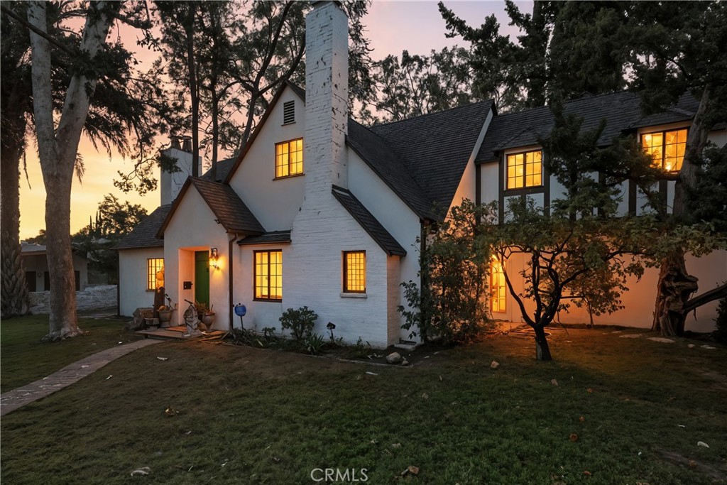 425 W 10th Street